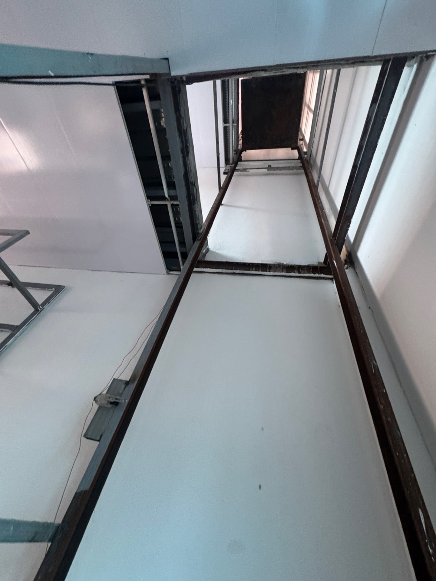 Bán nhà Định Công Hạ - diện tích 77m2 6 tầng - Ô tô đỗ cửa - giá 17,5 tỷ