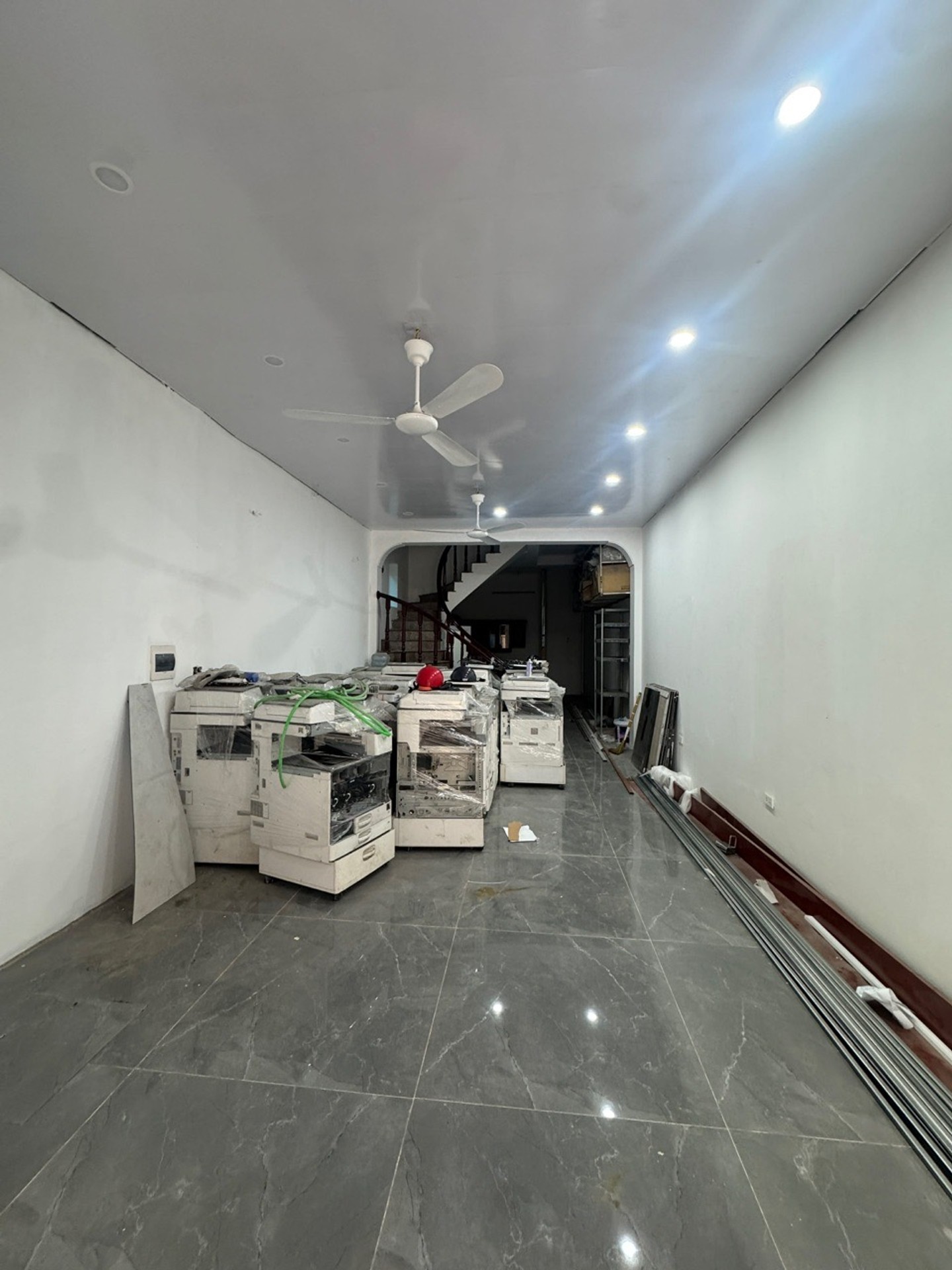 Bán nhà Định Công Hạ - diện tích 77m2 6 tầng - Ô tô đỗ cửa - giá 17,5 tỷ