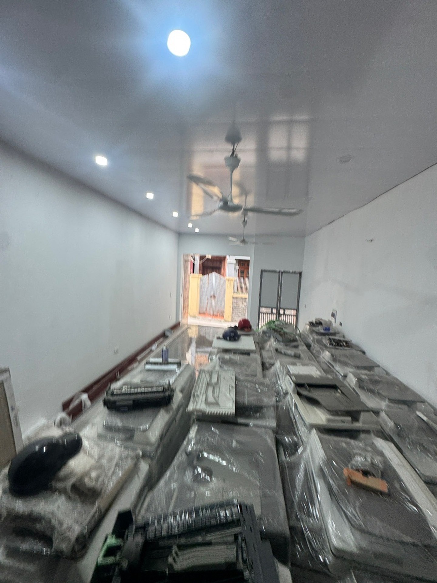 Bán nhà Định Công Hạ - diện tích 77m2 6 tầng - Ô tô đỗ cửa - giá 17,5 tỷ