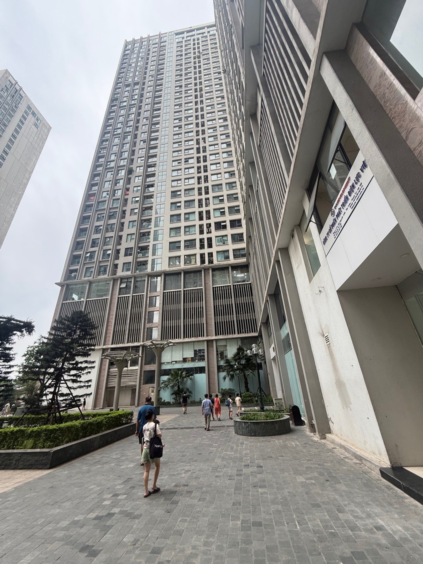 Bán nhà Nguyễn Xiển - diện tích 74m2 1 tầng - Chung cư cao cấp - giá 6,4 tỷ