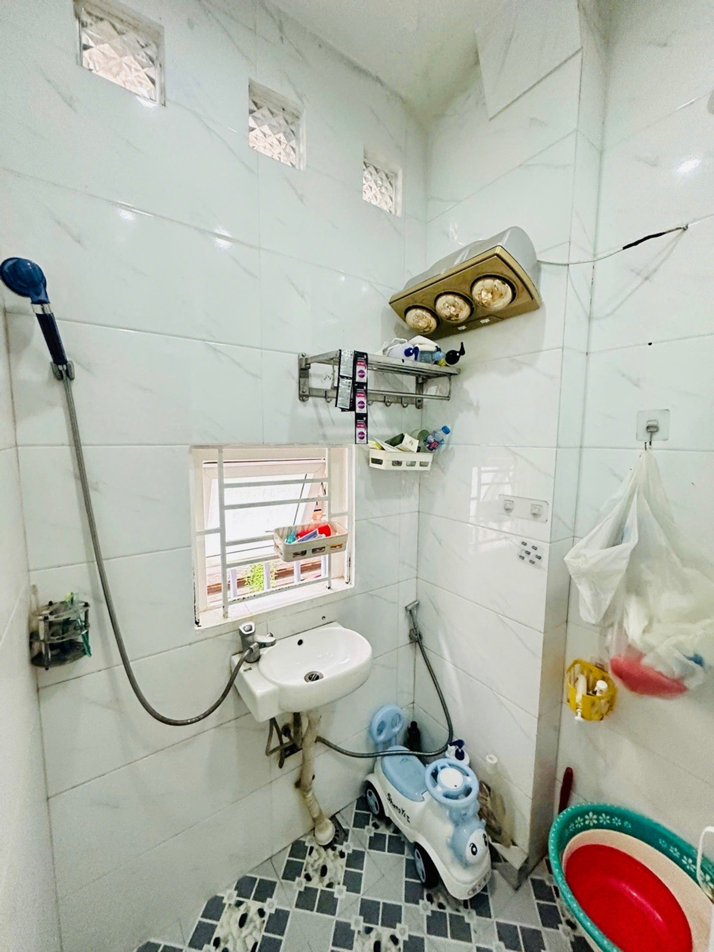 Bán nhà Hoàng Mai - diện tích 20m2 5 tầng - Ô tô chạy bàn cờ - giá 8,4 tỷ