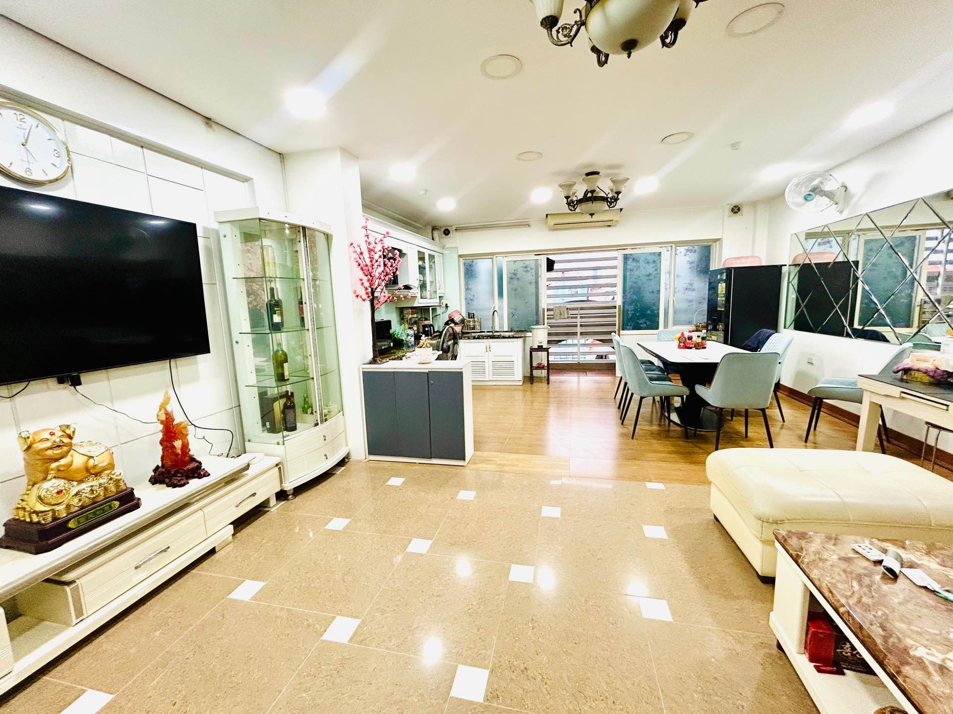 Bán nhà Ô Chợ Dừa - diện tích 74.9m2 8 tầng - Thoáng trước, sau - giá 96,5 tỷ