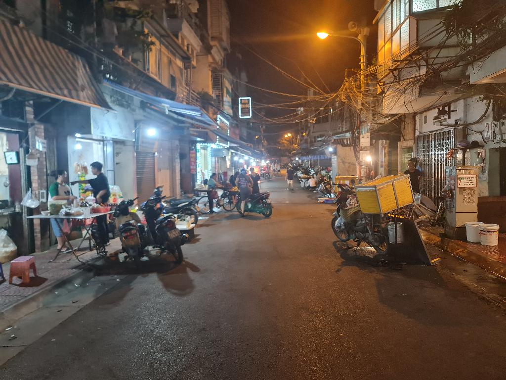 Bán nhà Ngô Sỹ Liên - diện tích 91m2 6 tầng - Mặt ngõ to hơn mặt phố - giá 28,3 tỷ