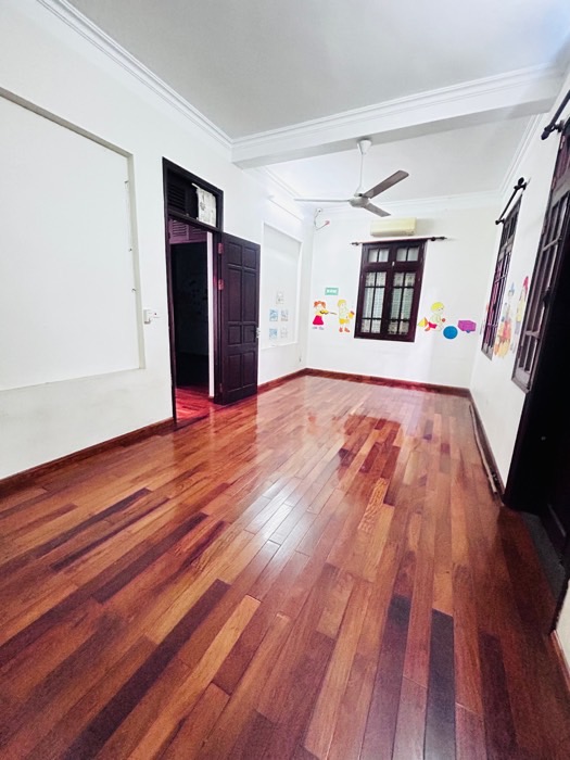 Bán nhà Thanh Lân - diện tích 173m2 3 tầng - Mặt tiền khủng - giá 35,5 tỷ