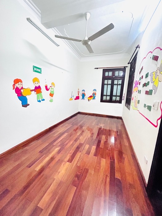 Bán nhà Thanh Lân - diện tích 173m2 3 tầng - Mặt tiền khủng - giá 35,5 tỷ