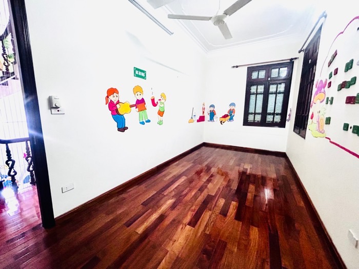 Bán nhà Thanh Lân - diện tích 173m2 3 tầng - Mặt tiền khủng - giá 35,5 tỷ