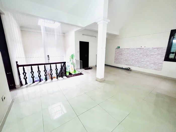 Bán nhà Thanh Lân - diện tích 173m2 3 tầng - Mặt tiền khủng - giá 35,5 tỷ