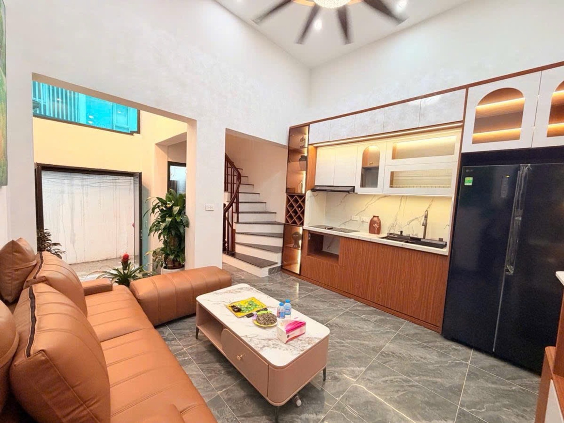 Bán nhà Minh Khai - diện tích 30m2 5 tầng - Sổ đỏ chính chủ - giá 9 tỷ