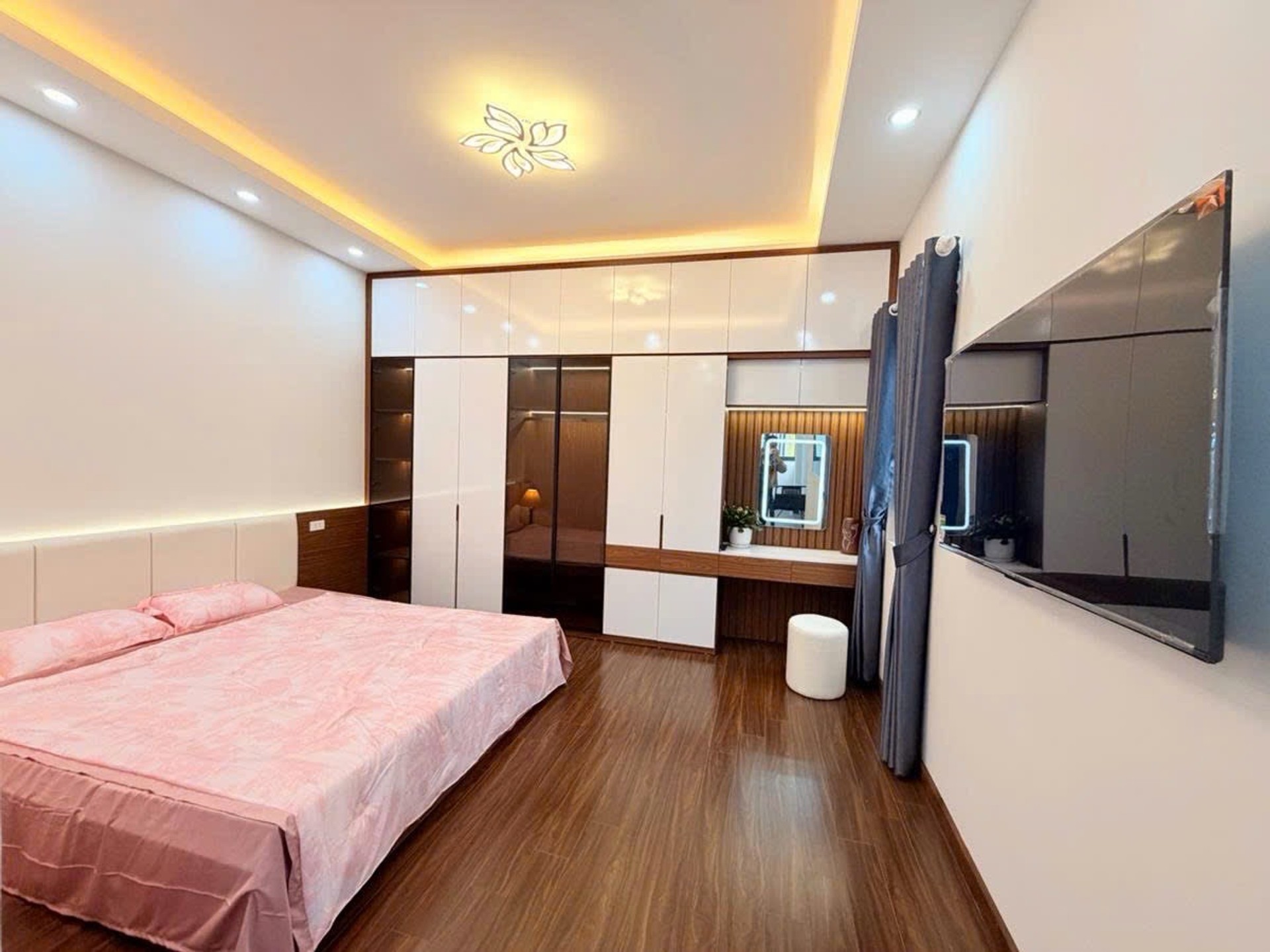 Bán nhà Minh Khai - diện tích 30m2 5 tầng - Sổ đỏ chính chủ - giá 9 tỷ