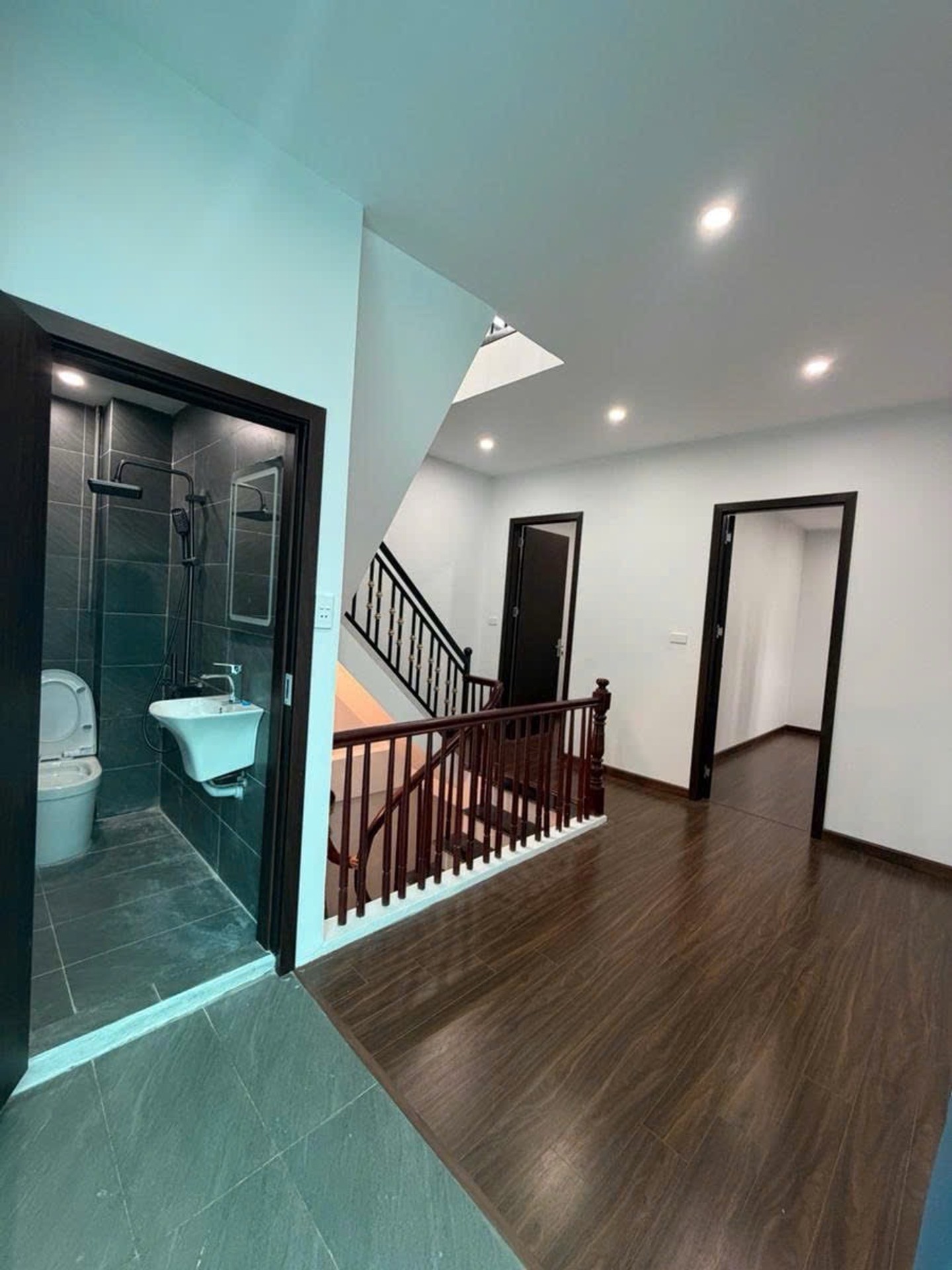 Bán nhà Minh Khai - diện tích 30m2 5 tầng - Sổ đỏ chính chủ - giá 9 tỷ