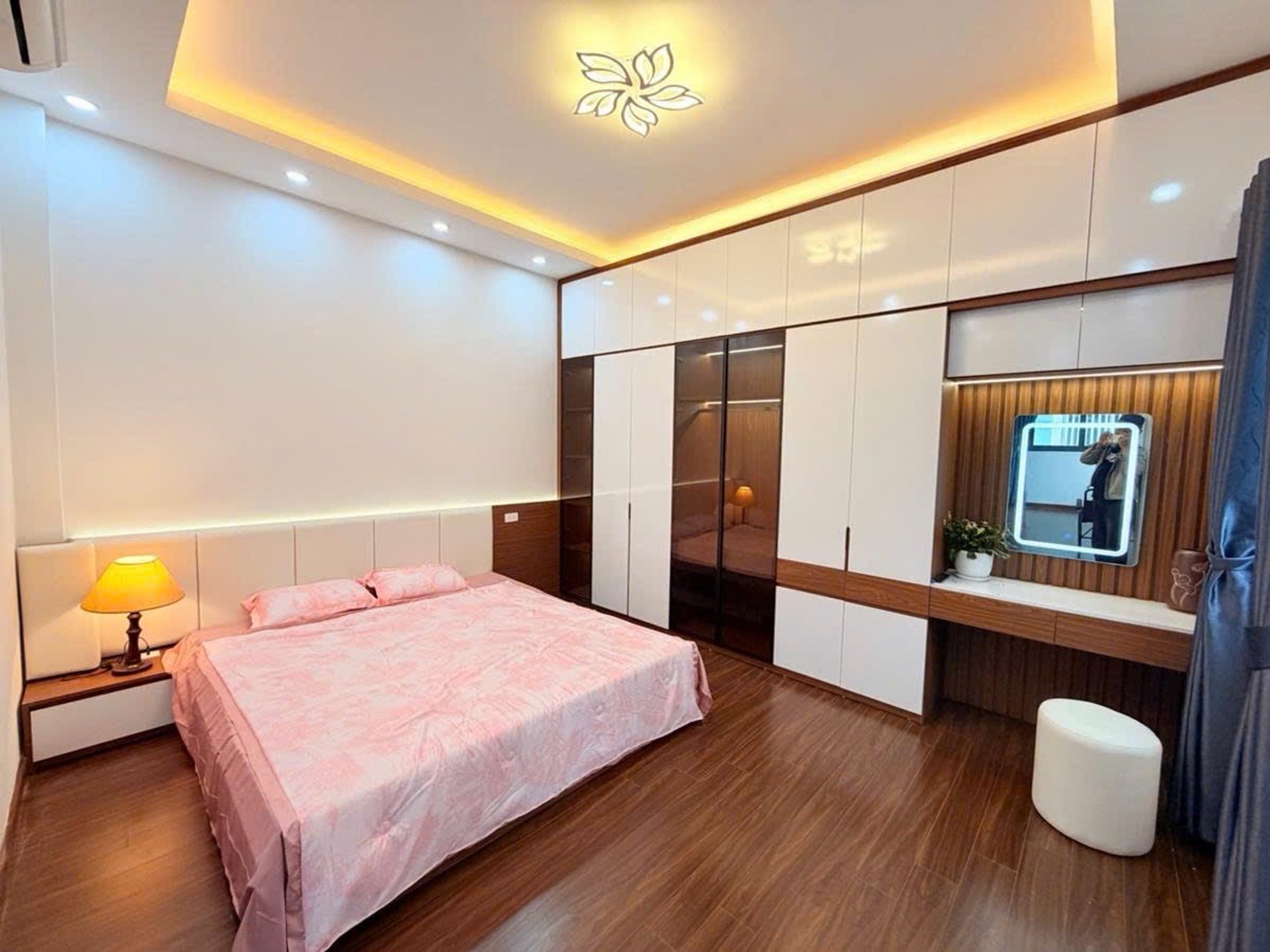Bán nhà Minh Khai - diện tích 30m2 5 tầng - Sổ đỏ chính chủ - giá 9 tỷ