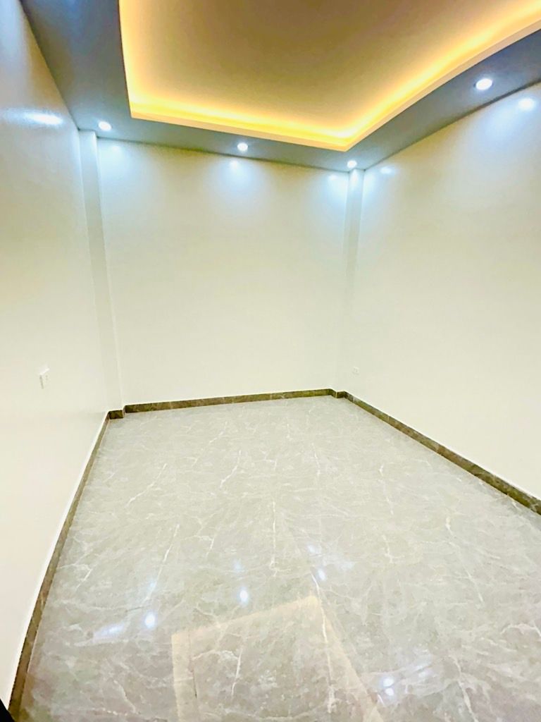 Bán nhà Yên Duyên - diện tích 39m2 5 tầng - MP KINH DOANH - giá 12,8 tỷ