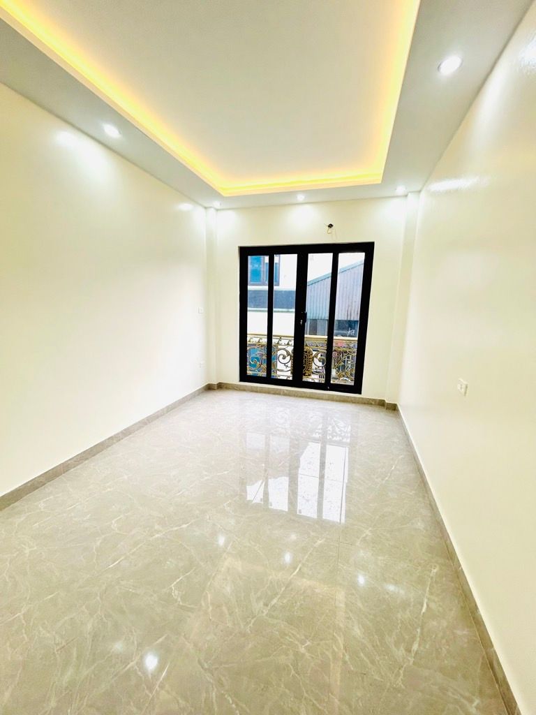 Bán nhà Yên Duyên - diện tích 39m2 5 tầng - MP KINH DOANH - giá 12,8 tỷ