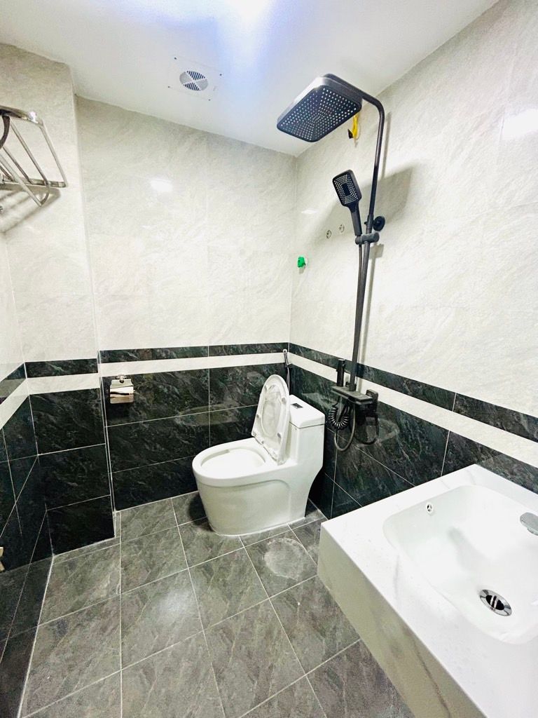 Bán nhà Yên Duyên - diện tích 39m2 5 tầng - MP KINH DOANH - giá 12,8 tỷ