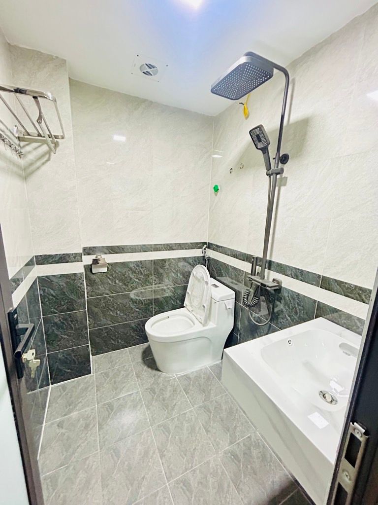 Bán nhà Yên Duyên - diện tích 39m2 5 tầng - MP KINH DOANH - giá 12,8 tỷ