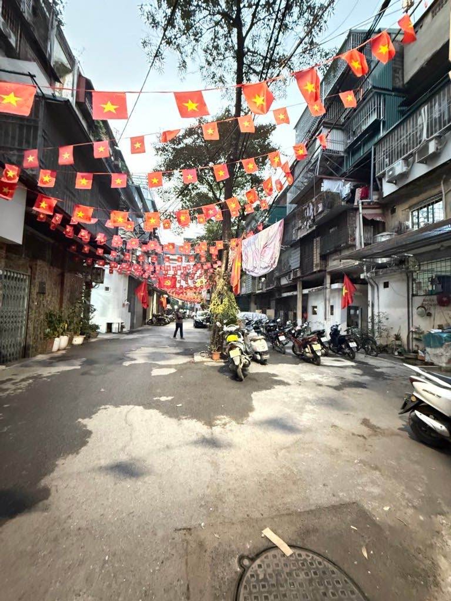 Bán nhà Giải Phóng - diện tích 60m2 5 tầng - Nhà tập thể tầng cao, full nội thất - giá 3,35 tỷ