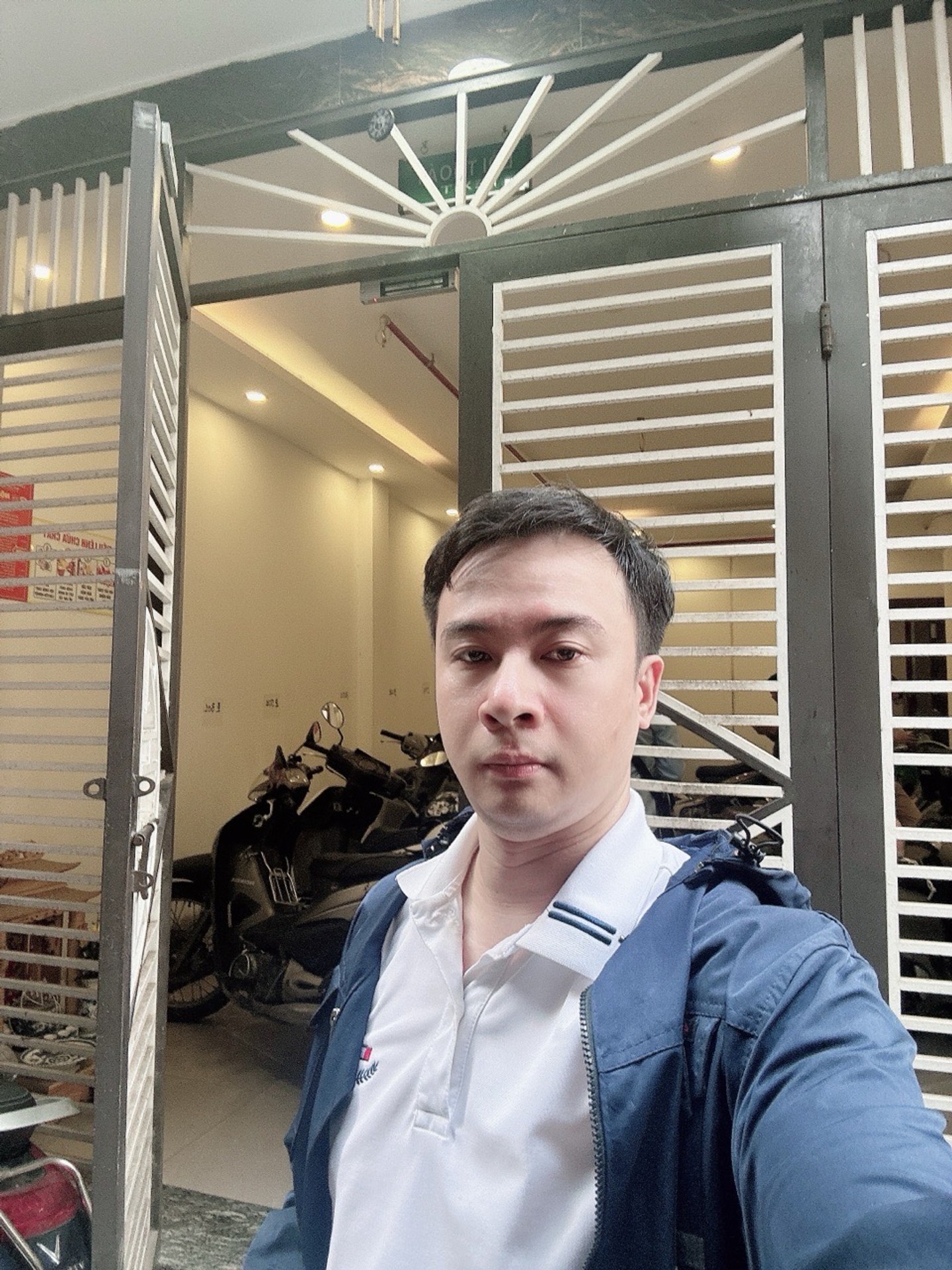Bán nhà Lĩnh Nam - diện tích 40m2 6 tầng - Ngõ 419 - giá 10,9 tỷ