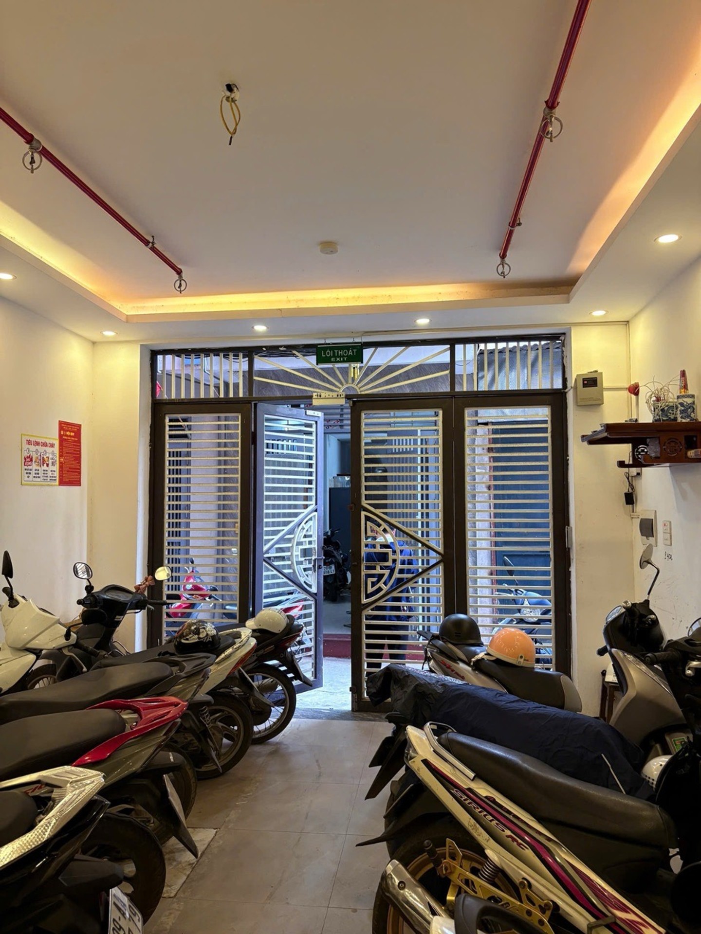 Bán nhà Lĩnh Nam - diện tích 40m2 6 tầng - Ngõ 419 - giá 10,9 tỷ