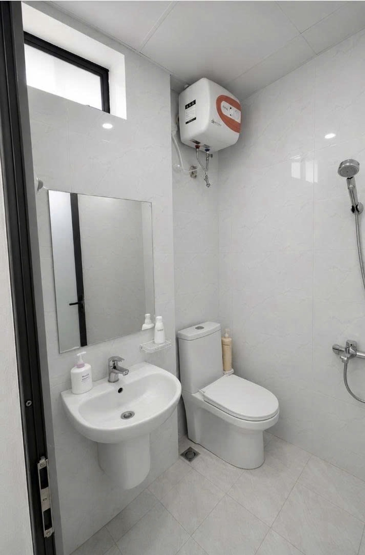 Bán nhà Lĩnh Nam - diện tích 40m2 6 tầng - Ngõ 419 - giá 10,9 tỷ