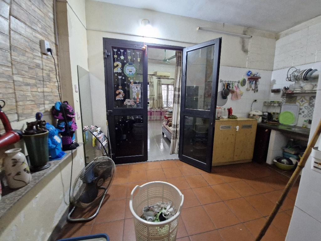 Bán nhà Lương Yên - diện tích 49m2 3 tầng - Sát trường học, kinh doanh tốt - giá 13,3 tỷ