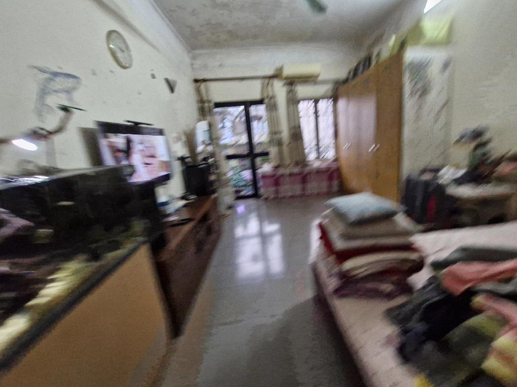 Bán nhà Lương Yên - diện tích 49m2 3 tầng - Sát trường học, kinh doanh tốt - giá 13,3 tỷ