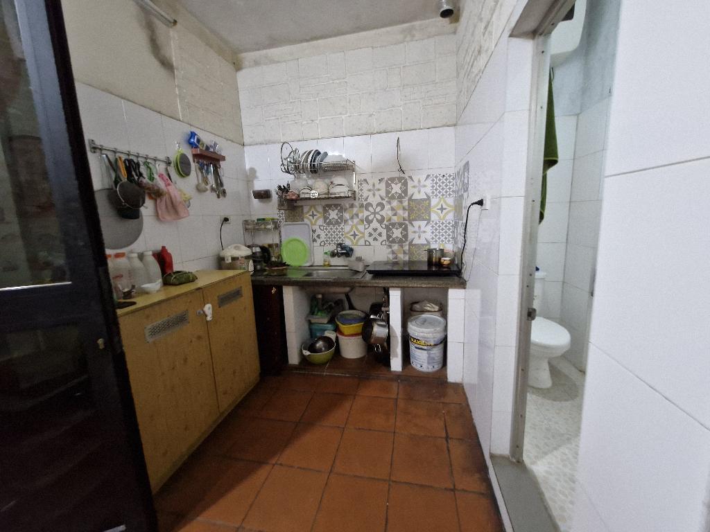 Bán nhà Lương Yên - diện tích 49m2 3 tầng - Sát trường học, kinh doanh tốt - giá 13,3 tỷ