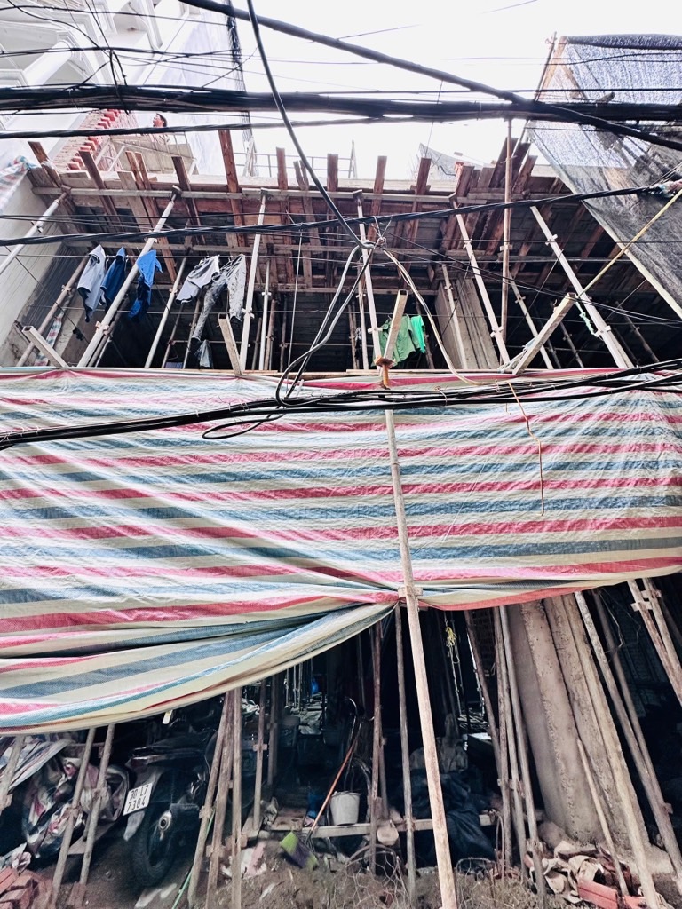 Bán nhà Quan Nhân - diện tích 86m2 8 tầng - Hẻm xe máy - giá 34,5 tỷ