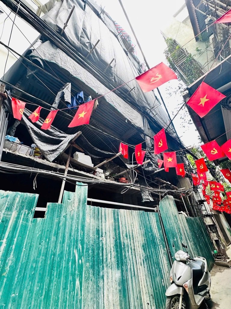 Bán nhà Quan Nhân - diện tích 86m2 8 tầng - Hẻm xe máy - giá 34,5 tỷ