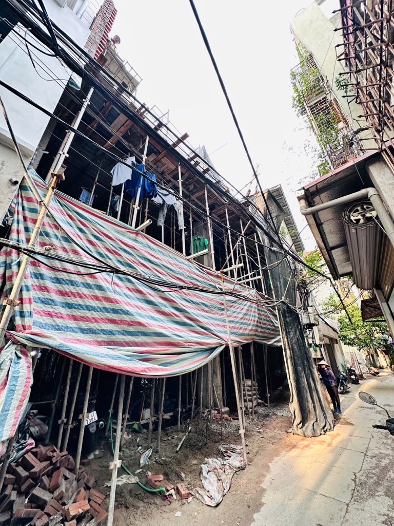 Bán nhà Quan Nhân - diện tích 86m2 8 tầng - Hẻm xe máy - giá 34,5 tỷ