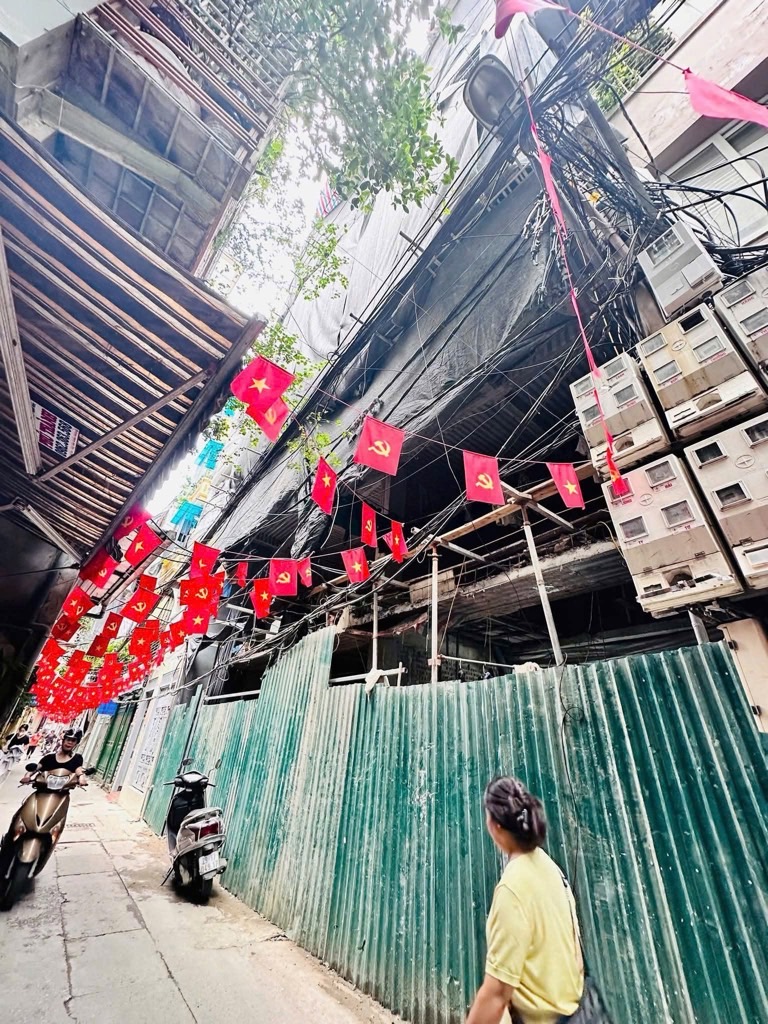 Bán nhà Quan Nhân - diện tích 86m2 8 tầng - Hẻm xe máy - giá 34,5 tỷ