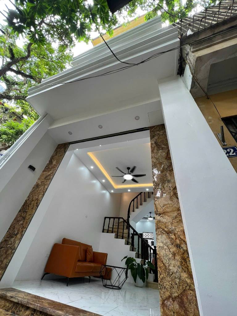 Bán nhà Hồng Mai - diện tích 60m2 3 tầng - Ô tô đỗ cách nhà 30m - giá 19,8 tỷ