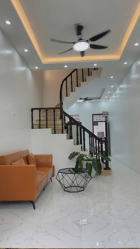 Bán nhà Hồng Mai - diện tích 60m2 3 tầng - Ô tô đỗ cách nhà 30m - giá 19,8 tỷ