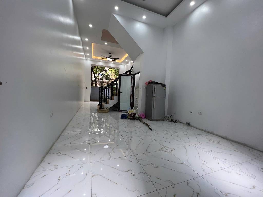 Bán nhà Hồng Mai - diện tích 60m2 3 tầng - Ô tô đỗ cách nhà 30m - giá 19,8 tỷ