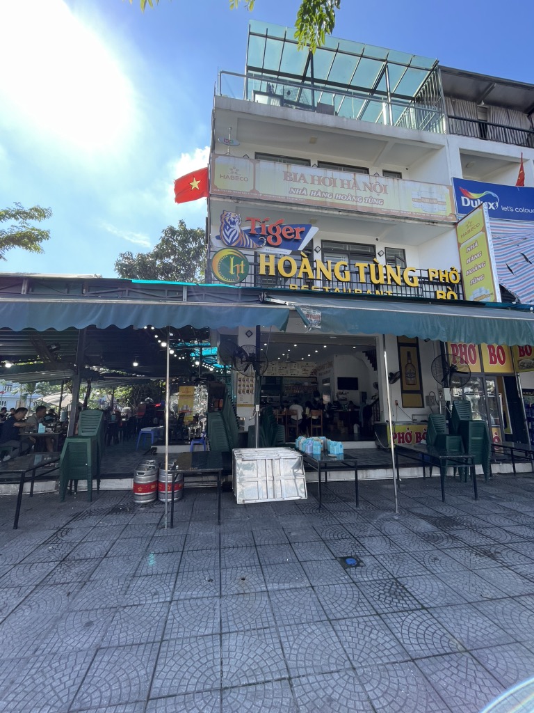 Bán nhà Ao Sào - diện tích 200m2 4 tầng - MẶT PHỐ LÔ GÓC 3 THOÁNG - giá 65 tỷ