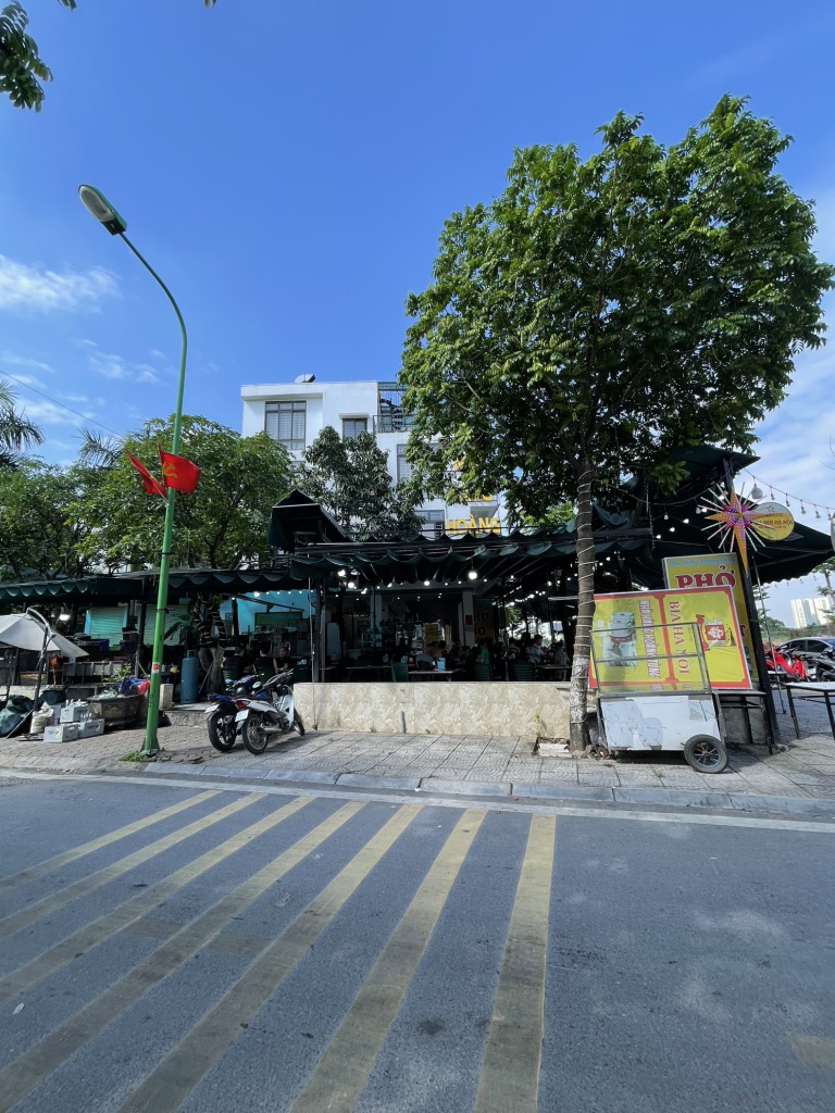 Bán nhà Ao Sào - diện tích 200m2 4 tầng - MẶT PHỐ LÔ GÓC 3 THOÁNG - giá 65 tỷ