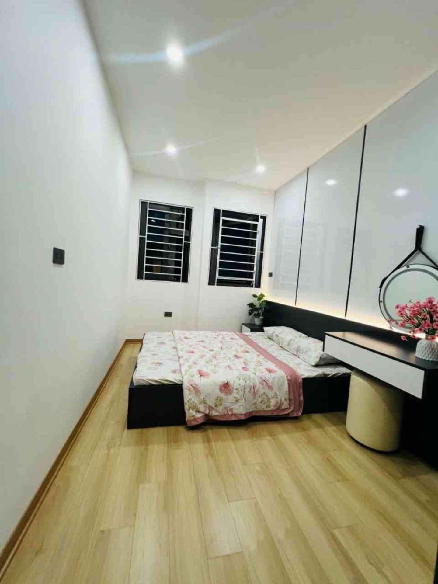 Bán nhà Hòa Bình - diện tích 18m2 5 tầng - Nhà đẹp ở ngay - giá 6,45 tỷ