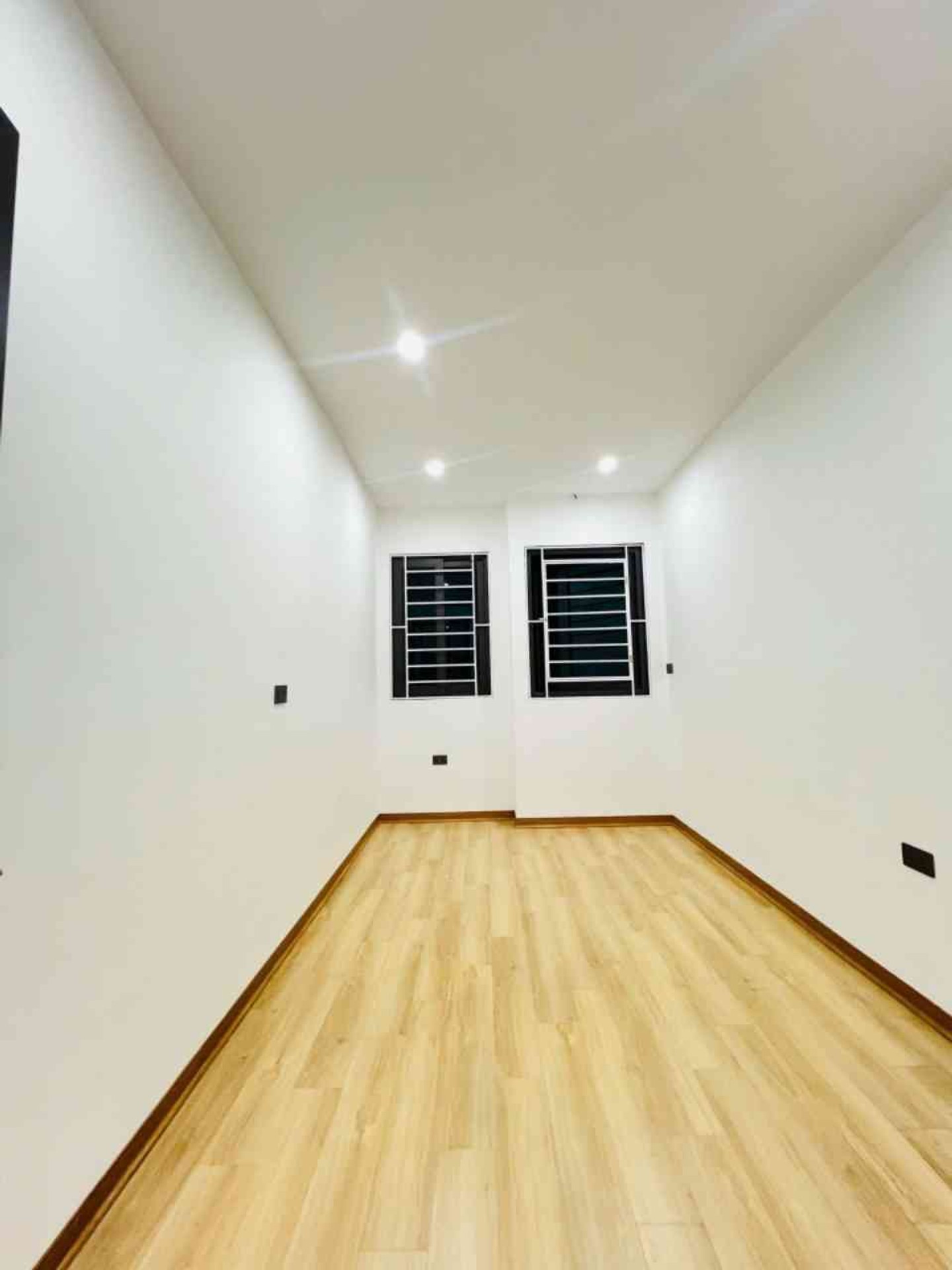 Bán nhà Hòa Bình - diện tích 18m2 5 tầng - Nhà đẹp ở ngay - giá 6,45 tỷ