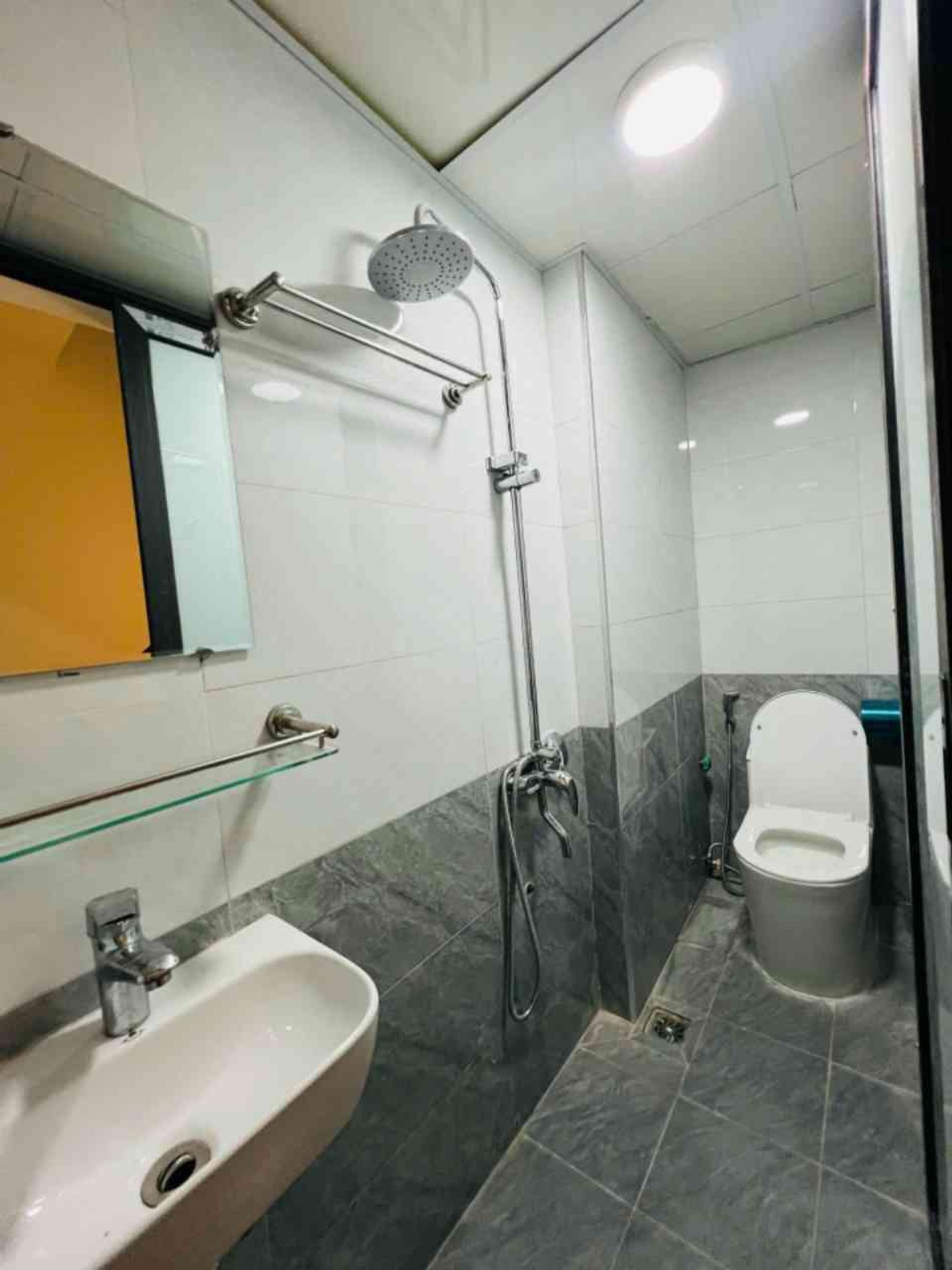 Bán nhà Hòa Bình - diện tích 18m2 5 tầng - Nhà đẹp ở ngay - giá 6,45 tỷ