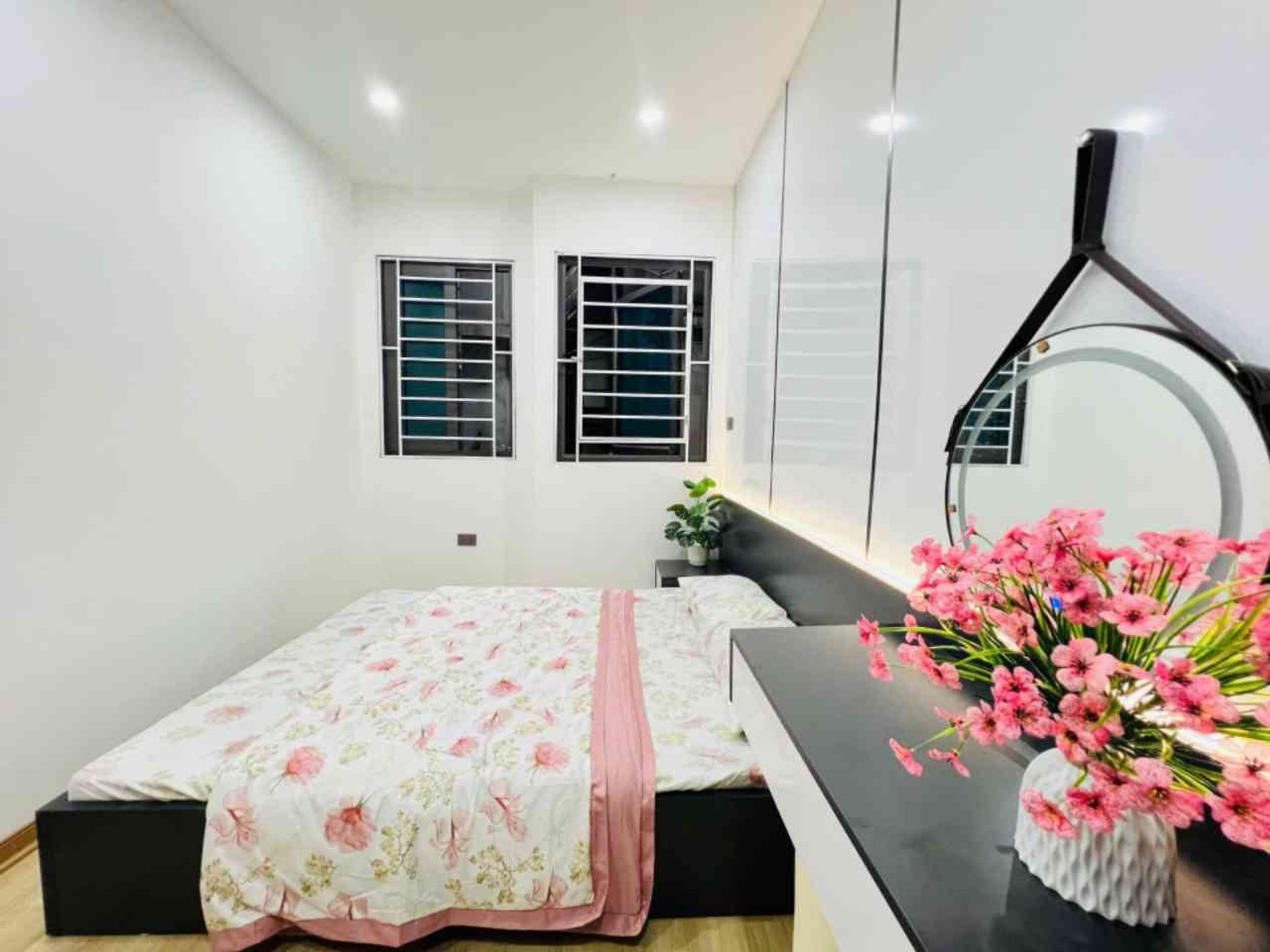 Bán nhà Hòa Bình - diện tích 18m2 5 tầng - Nhà đẹp ở ngay - giá 6,45 tỷ