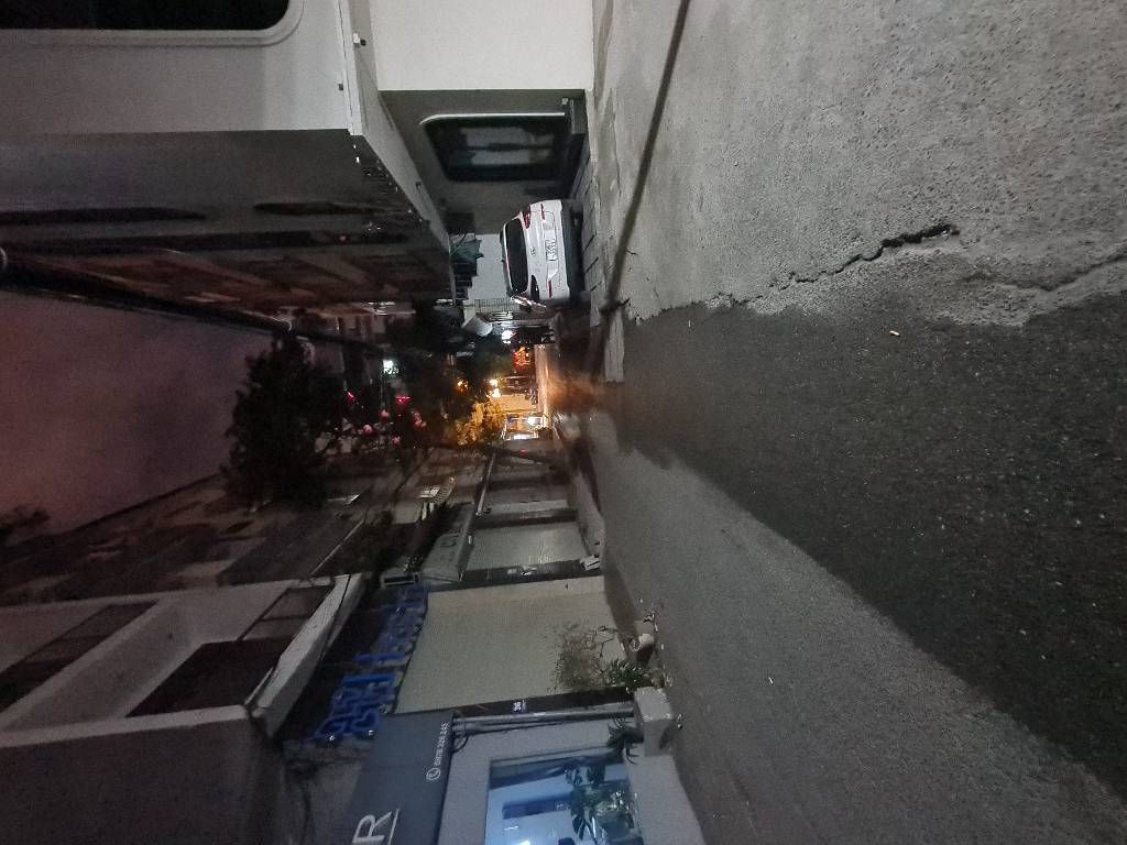 Bán nhà Ngõ Thái Hà - diện tích 103m2 3 tầng - ô tô tránh - giá 47 tỷ