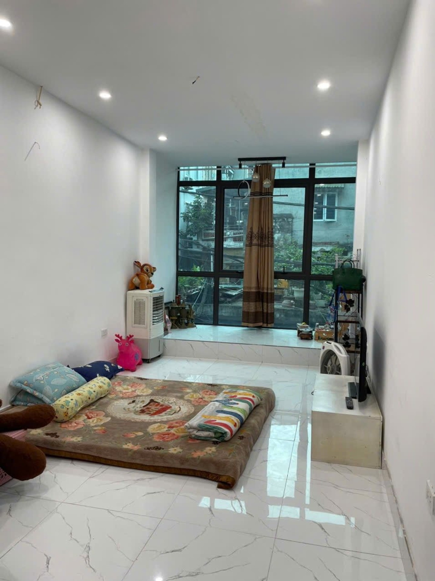 Bán nhà Tân Mai - diện tích 30m2 3 tầng - Ô TÔ ĐỖ TRƯỚC NHÀ - giá 6,5 tỷ