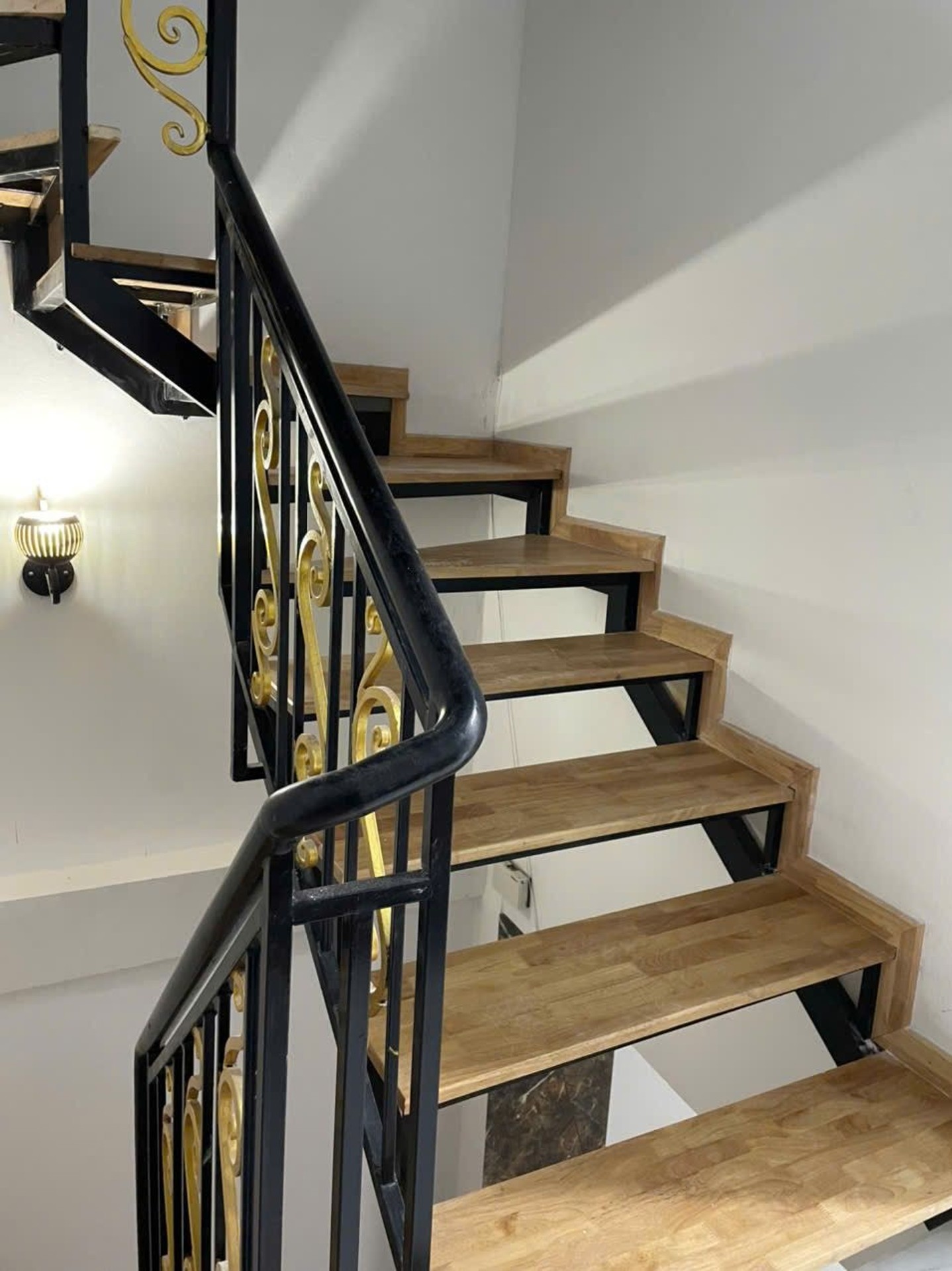 Bán nhà Tân Mai - diện tích 30m2 3 tầng - Ô TÔ ĐỖ TRƯỚC NHÀ - giá 6,5 tỷ
