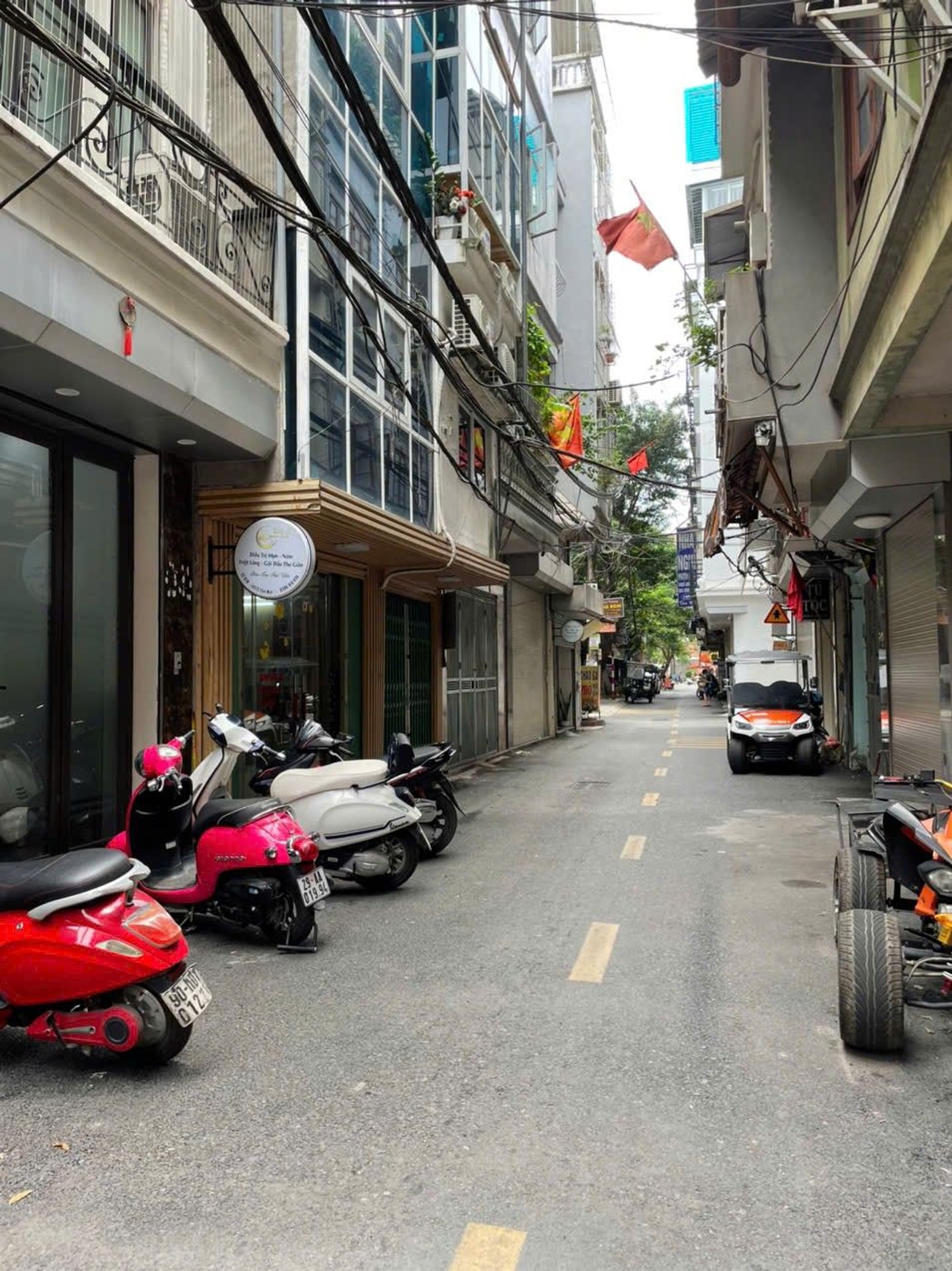 Bán nhà Tân Mai - diện tích 30m2 3 tầng - Ô TÔ ĐỖ TRƯỚC NHÀ - giá 6,5 tỷ