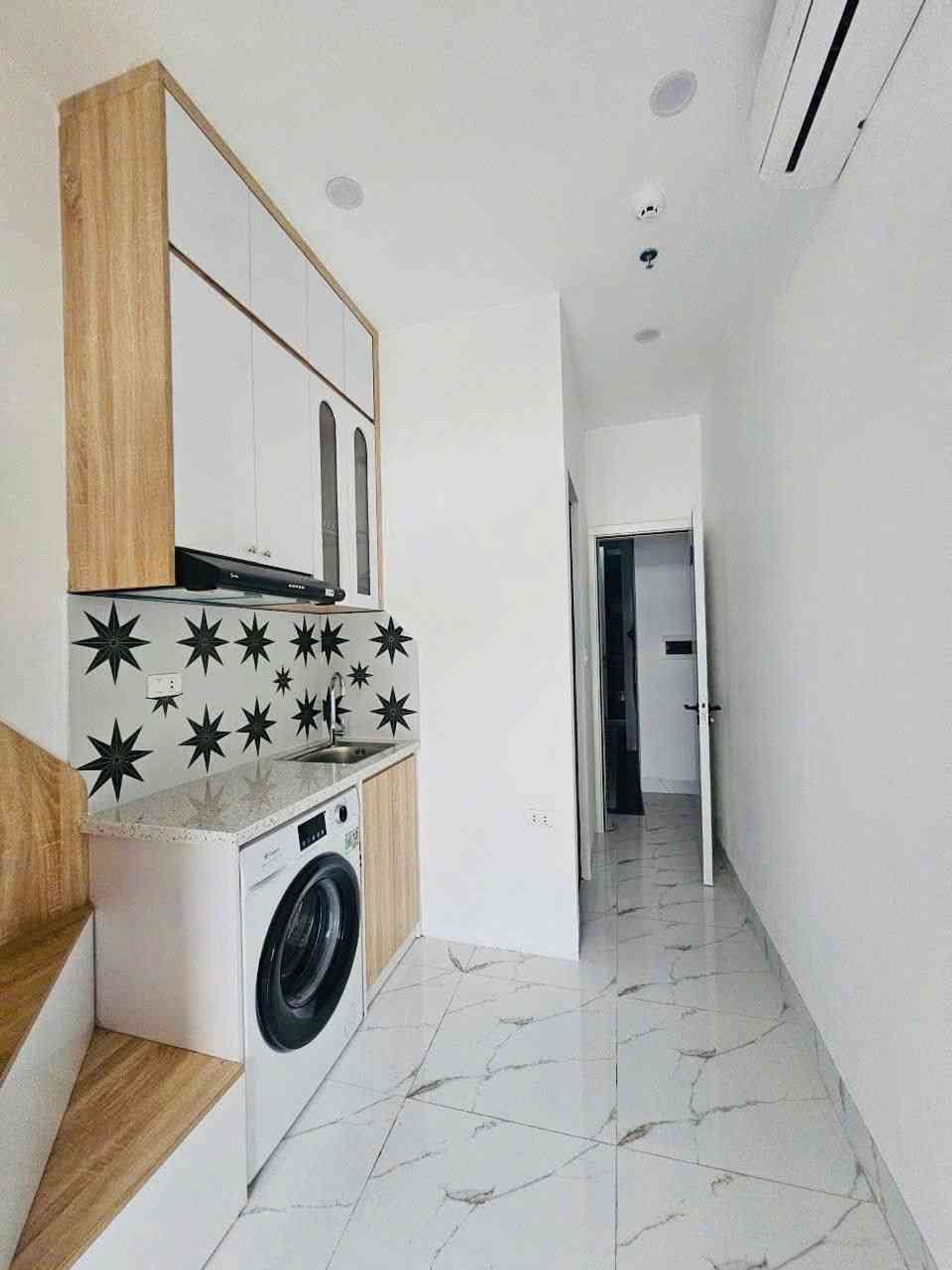 Bán nhà Thanh Nhàn - diện tích 82m2 6 tầng - Lô góc, ngõ ô tô đỗ cửa - giá 25 tỷ