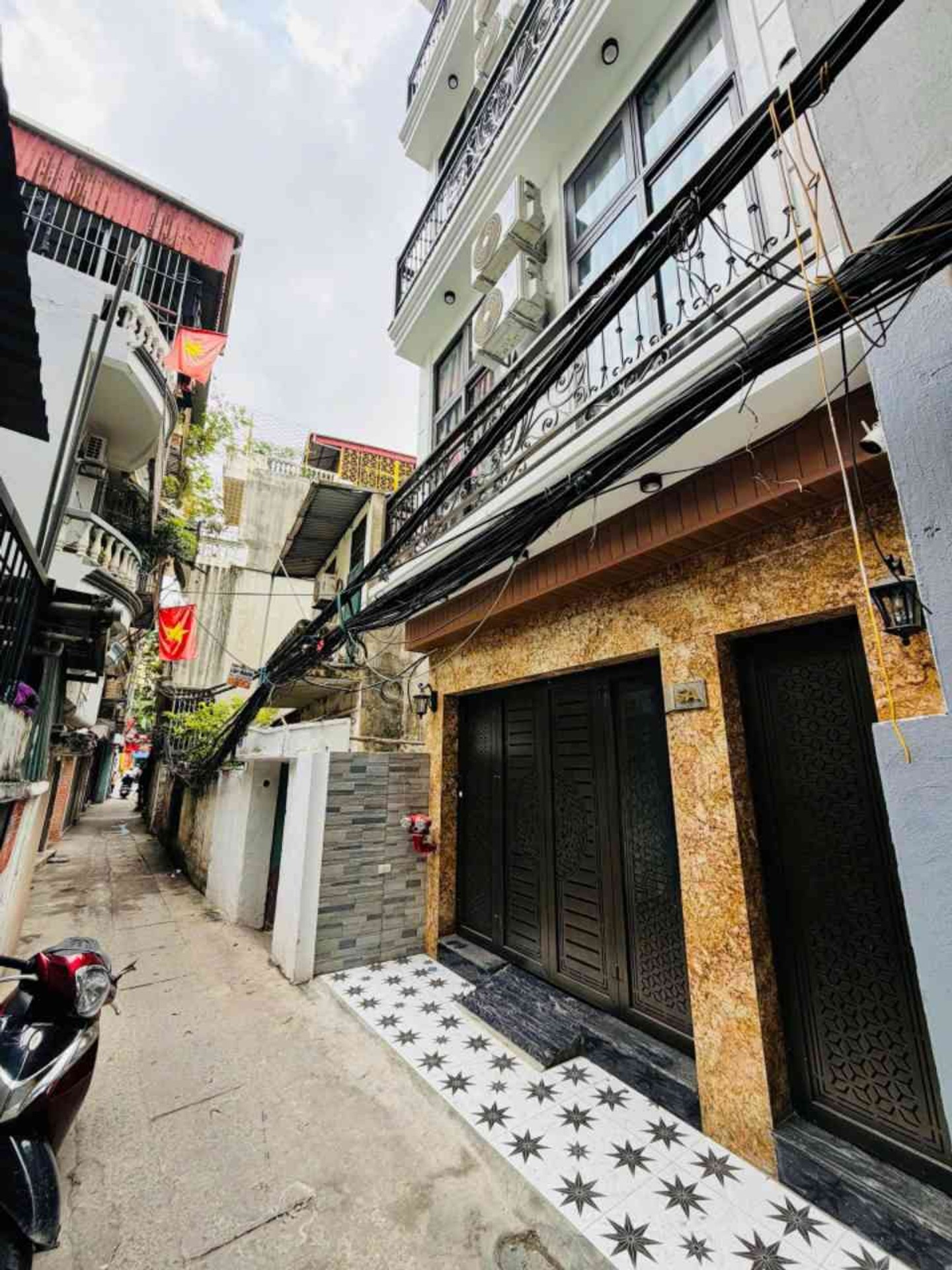 Bán nhà Thanh Nhàn - diện tích 82m2 6 tầng - Lô góc, ngõ ô tô đỗ cửa - giá 25 tỷ