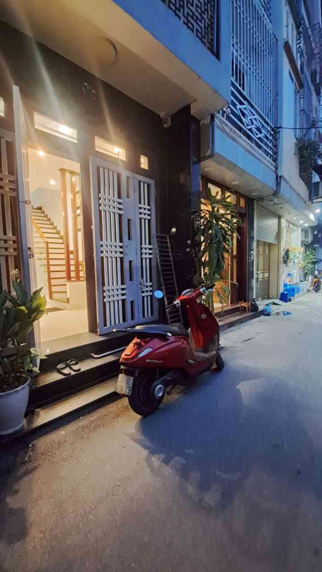 Bán nhà Đông Thiên - diện tích 48m2 4 tầng - Nhà đẹp, vị trí trung tâm - giá 18 tỷ
