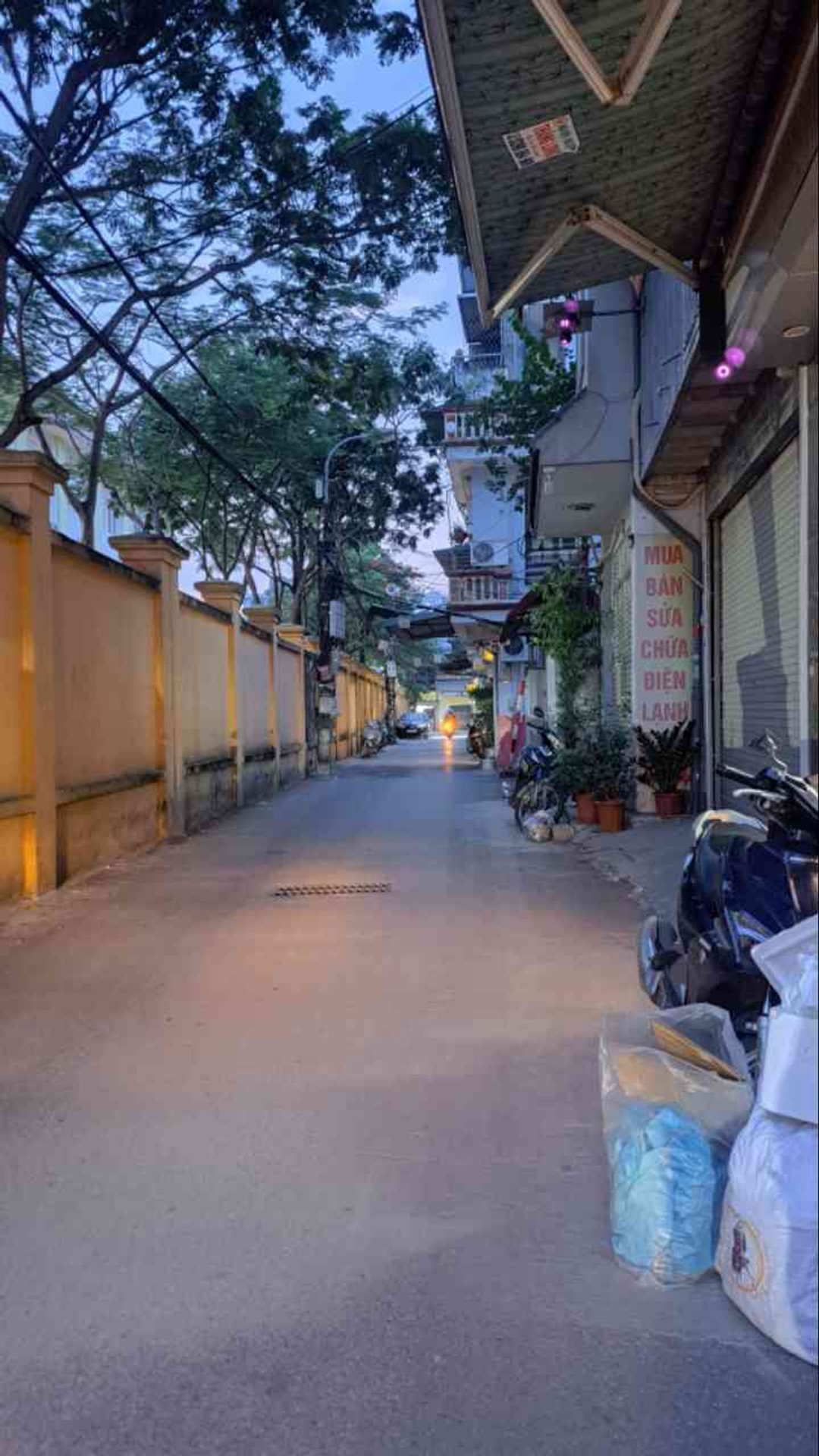 Bán nhà Đông Thiên - diện tích 48m2 4 tầng - Nhà đẹp, vị trí trung tâm - giá 18 tỷ