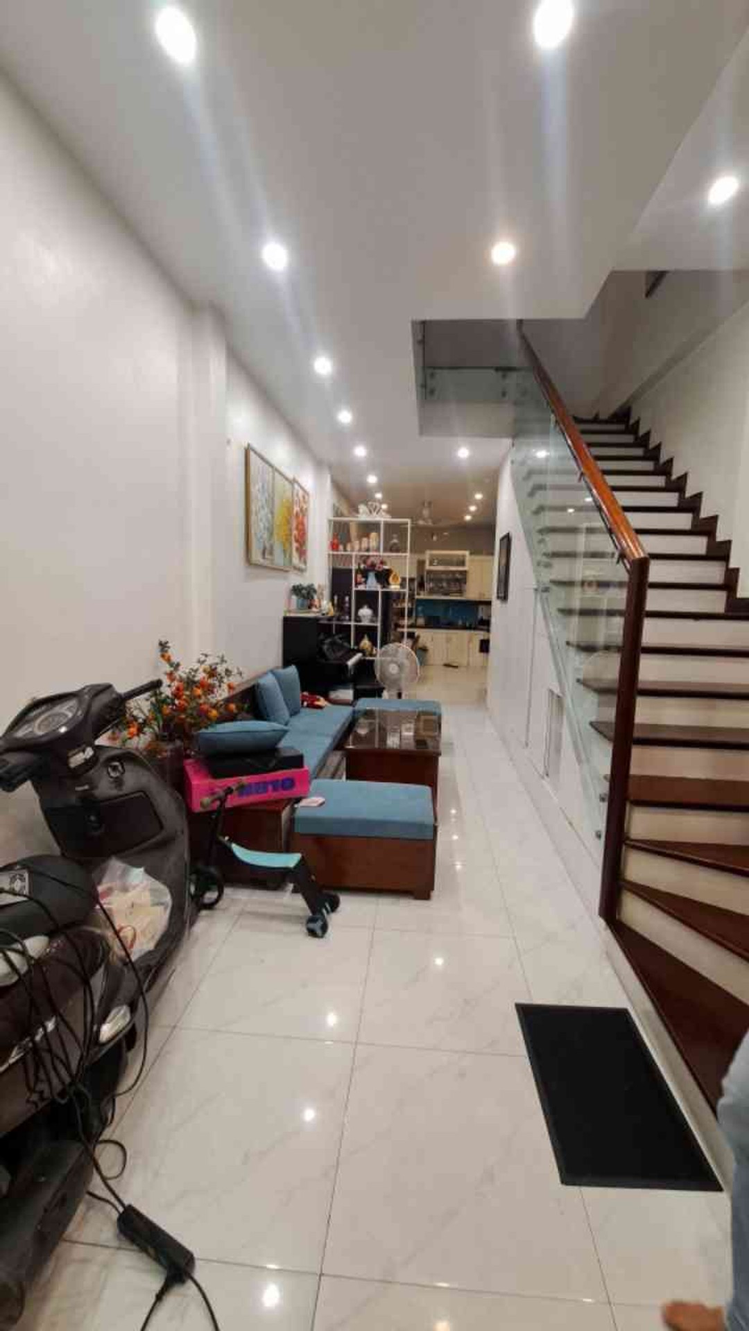 Bán nhà Đông Thiên - diện tích 48m2 4 tầng - Nhà đẹp, vị trí trung tâm - giá 18 tỷ