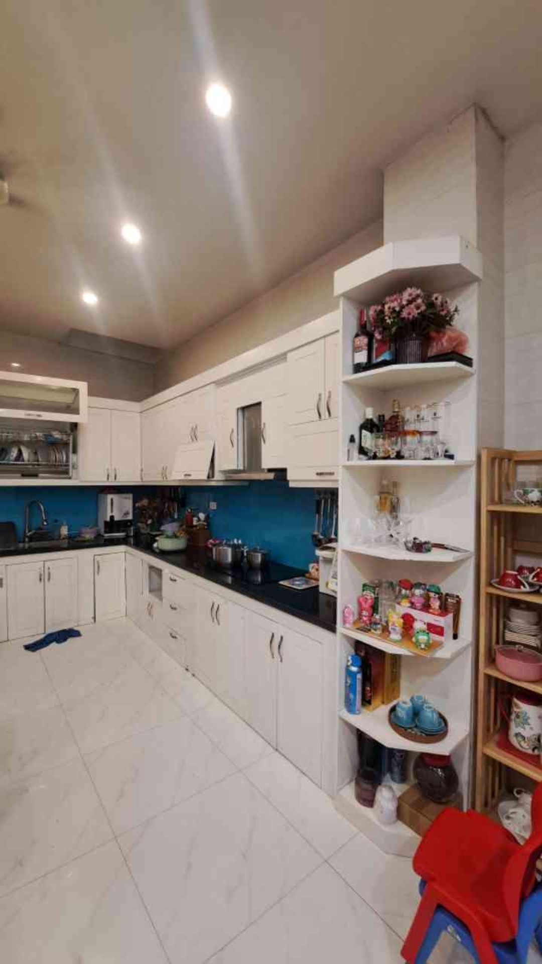 Bán nhà Đông Thiên - diện tích 48m2 4 tầng - Nhà đẹp, vị trí trung tâm - giá 18 tỷ