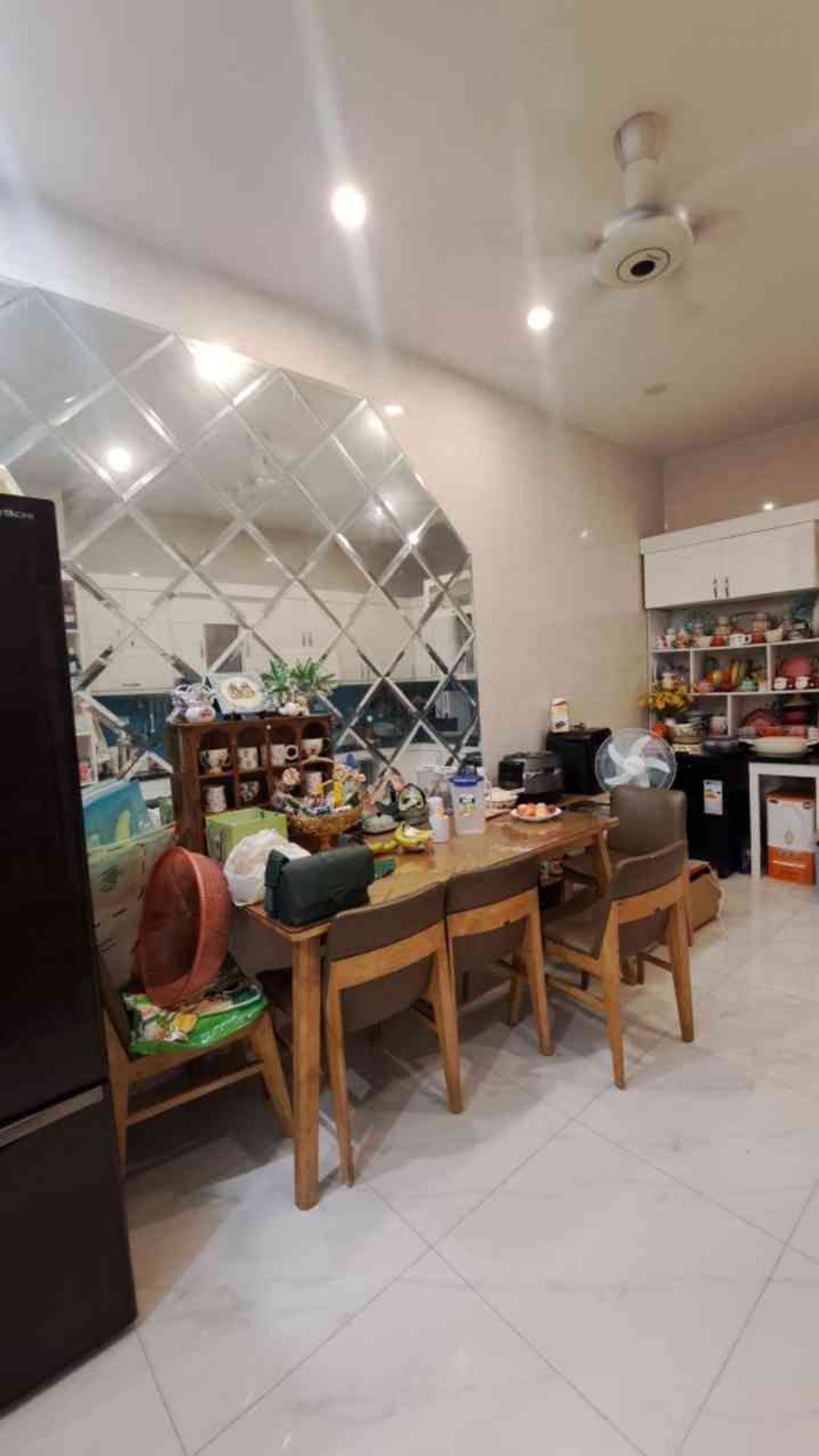 Bán nhà Đông Thiên - diện tích 48m2 4 tầng - Nhà đẹp, vị trí trung tâm - giá 18 tỷ